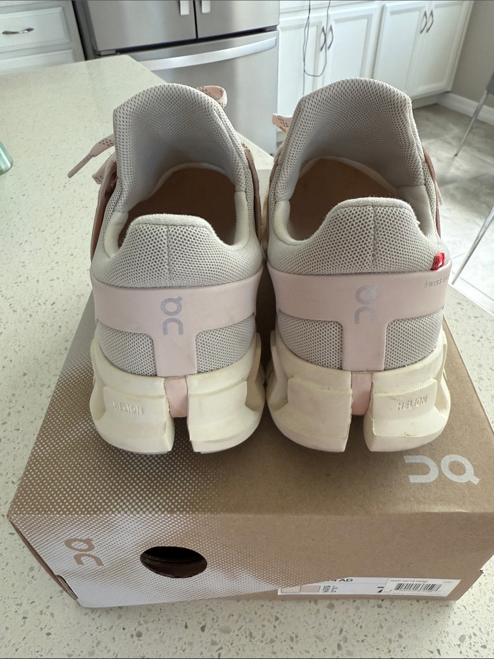 WOMEN'S ON CLOUDSWIFT 4 RUNNING SHOES - Picture 6 of 8